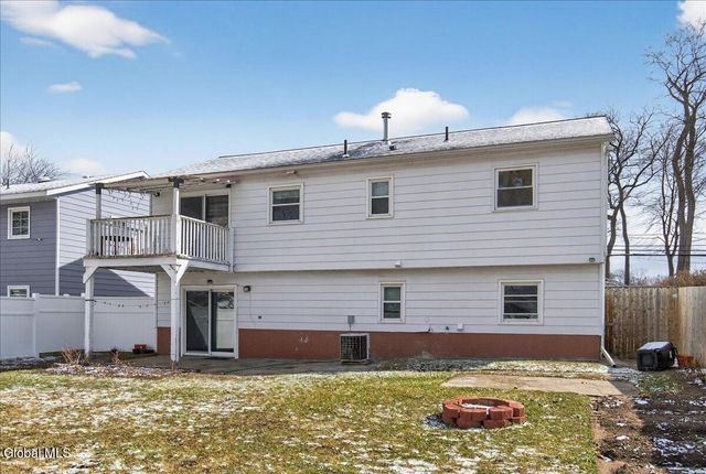 1750 Hamburg Street, Schenectady, NY 12304