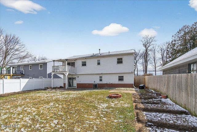 1750 Hamburg Street, Schenectady, NY 12304