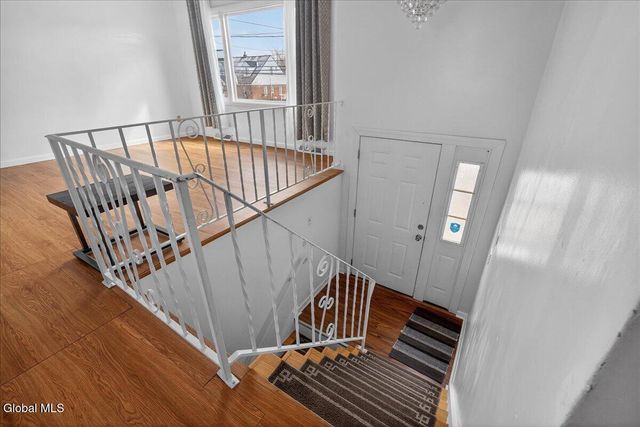 1750 Hamburg Street, Schenectady, NY 12304