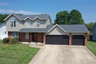 120 Fairway Drive, Maryville, IL 62062