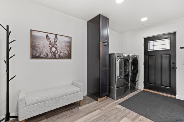 1420 GERMOND ST, Hot Springs, SD 57747