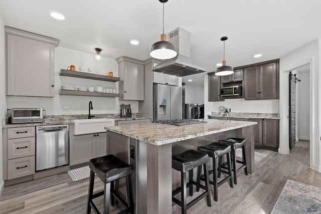 1420 GERMOND ST, Hot Springs, SD 57747