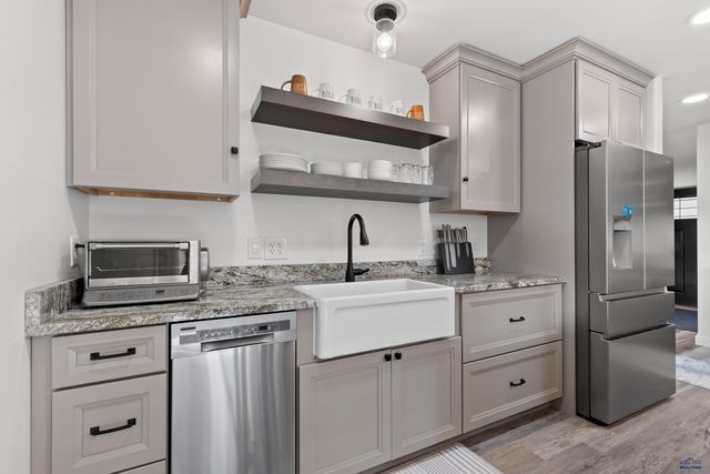 1420 GERMOND ST, Hot Springs, SD 57747