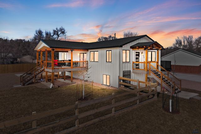 1420 GERMOND ST, Hot Springs, SD 57747