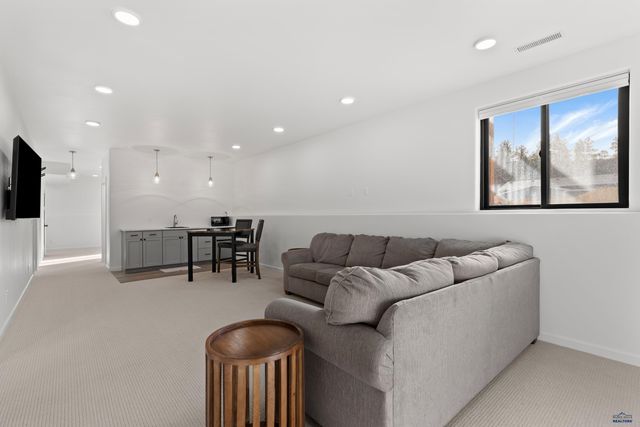 1420 GERMOND ST, Hot Springs, SD 57747