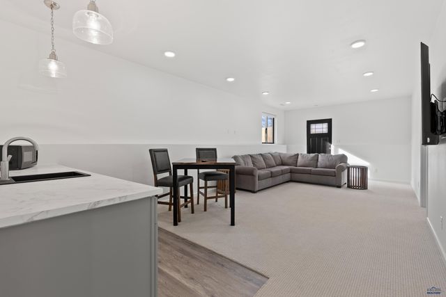 1420 GERMOND ST, Hot Springs, SD 57747