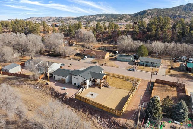 1420 GERMOND ST, Hot Springs, SD 57747