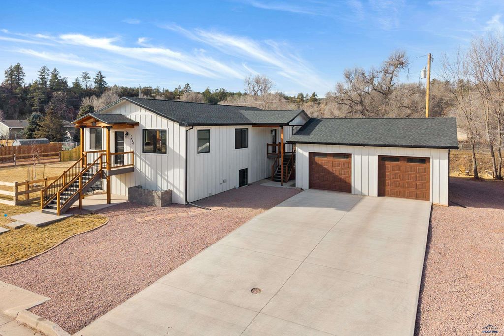 1420 GERMOND ST, Hot Springs, SD 57747