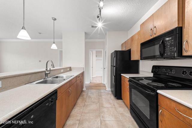 8290 GATE Parkway W 510, Jacksonville, FL 32216