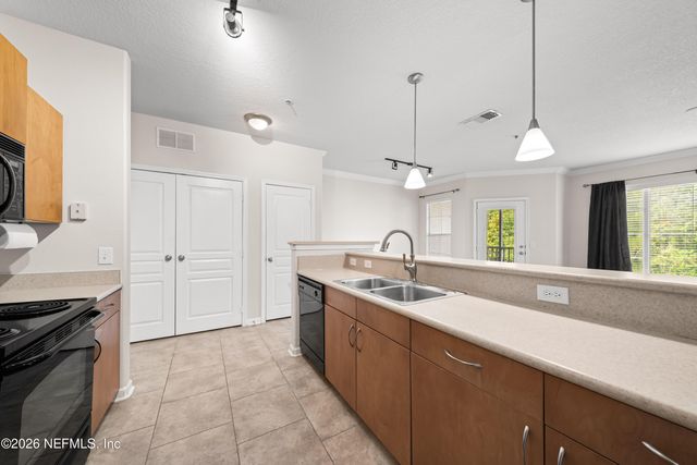 8290 GATE Parkway W 510, Jacksonville, FL 32216