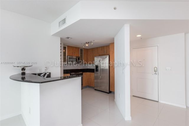 7910 Harbor Island Drive 507, North Bay Village, FL 33141