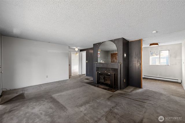 207 S 108th Place, Seattle, WA 98168