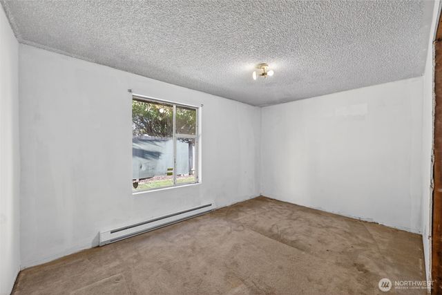 207 S 108th Place, Seattle, WA 98168