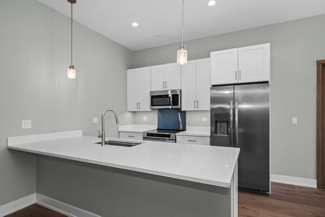 839 Madison Street 406, Oak Park, IL 60302