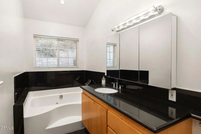 4541 Alveo, La Canada Flintridge, CA 91011