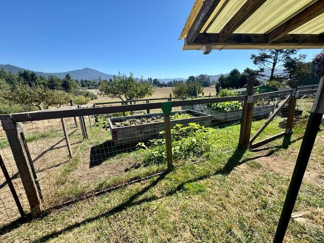 3239 Klein Lane, Hydesville, CA 95547