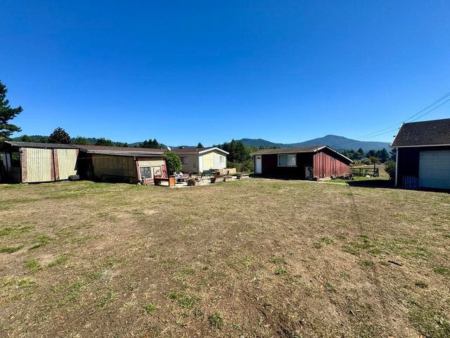 3239 Klein Lane, Hydesville, CA 95547