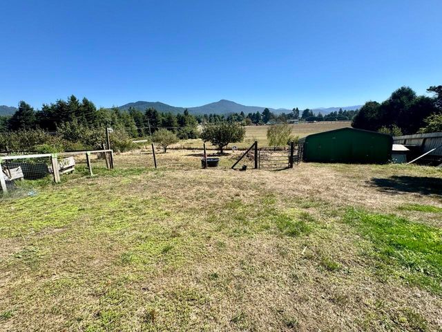 3239 Klein Lane, Hydesville, CA 95547