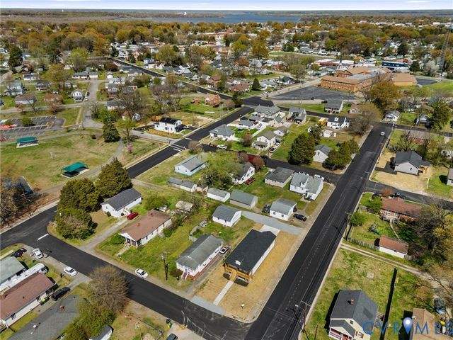 317 S 19th Ave, Hopewell, VA 23860