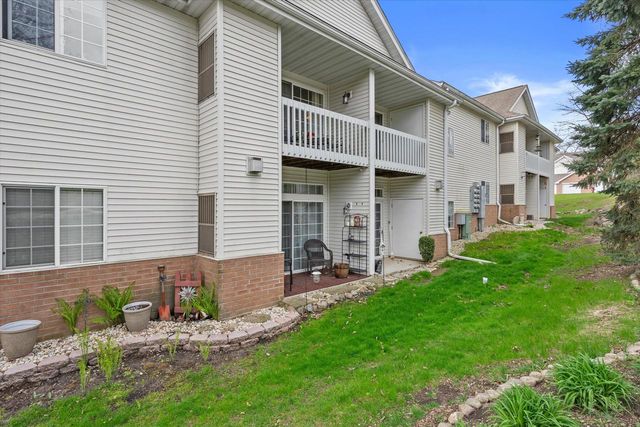 S77W19432 Lakewood DRIVE, Muskego, WI 53150