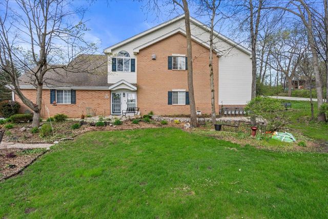 S77W19432 Lakewood DRIVE, Muskego, WI 53150
