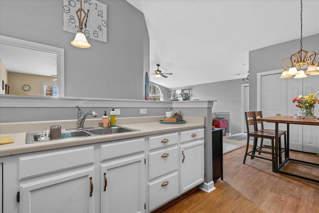 S77W19432 Lakewood DRIVE, Muskego, WI 53150