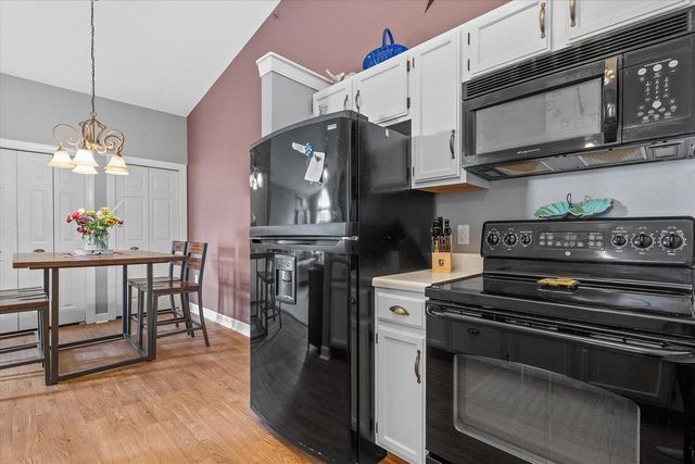 S77W19432 Lakewood DRIVE, Muskego, WI 53150