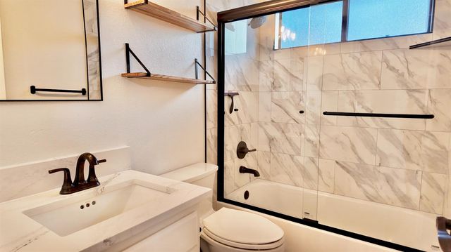102 Davis Ct, Roseville, CA 95678