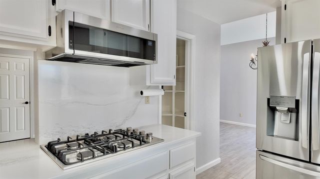 102 Davis Ct, Roseville, CA 95678