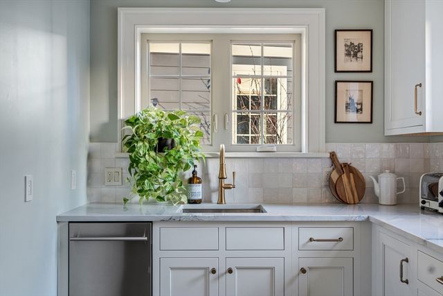 67 Park Street B, Northampton, MA 01062