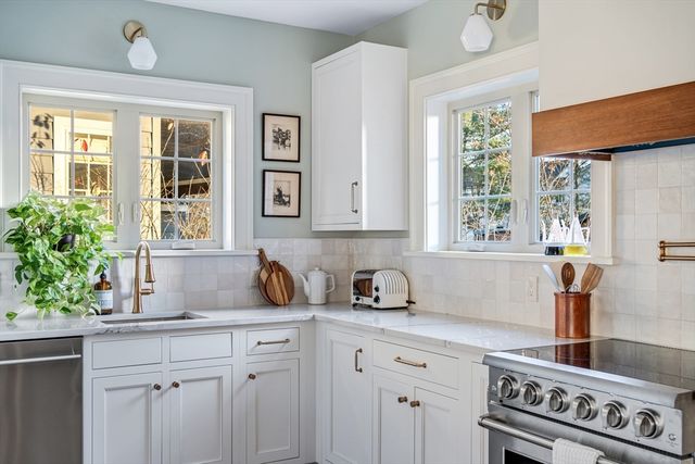 67 Park Street B, Northampton, MA 01062