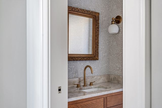 67 Park Street B, Northampton, MA 01062