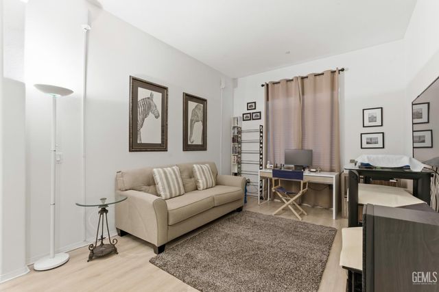 9810 Richland Hills Lane, Bakersfield, CA 93306