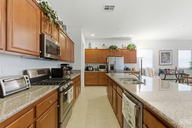 9810 Richland Hills Lane, Bakersfield, CA 93306