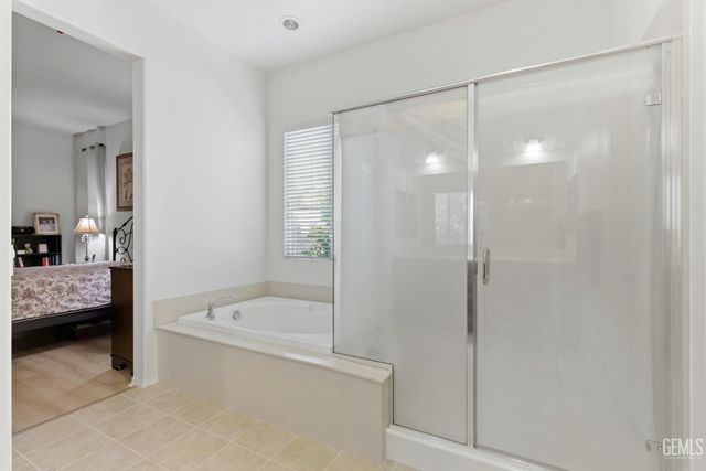 9810 Richland Hills Lane, Bakersfield, CA 93306