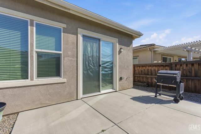 9810 Richland Hills Lane, Bakersfield, CA 93306