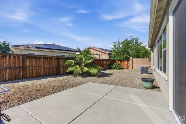 9810 Richland Hills Lane, Bakersfield, CA 93306