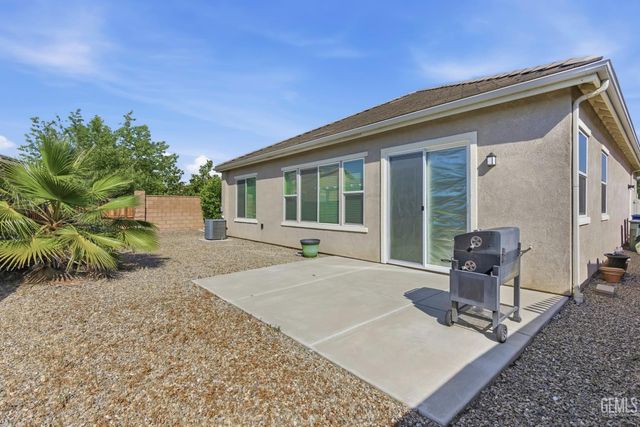 9810 Richland Hills Lane, Bakersfield, CA 93306