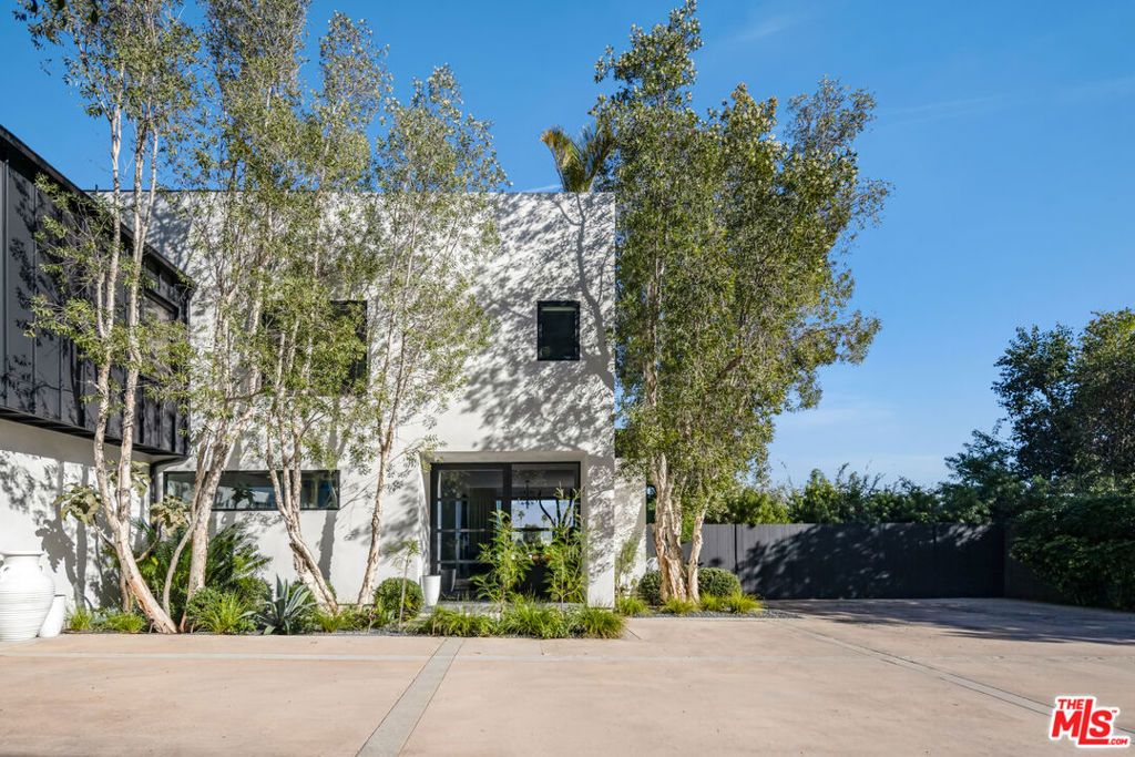 8080 Laurel View Drive, West Hollywood, CA 90069 — photo 2