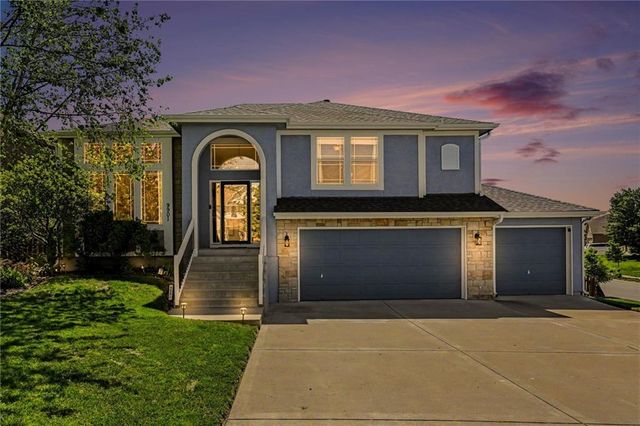 9901 N Farley Avenue, Kansas City, MO 64157