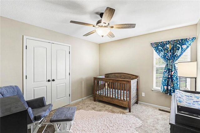 9901 N Farley Avenue, Kansas City, MO 64157