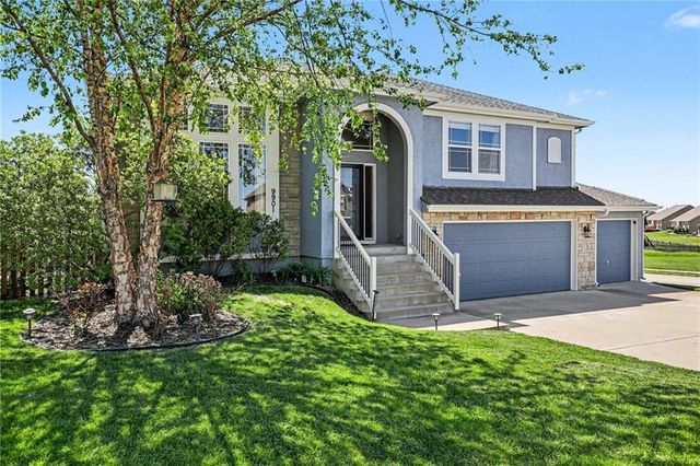 9901 N Farley Avenue, Kansas City, MO 64157