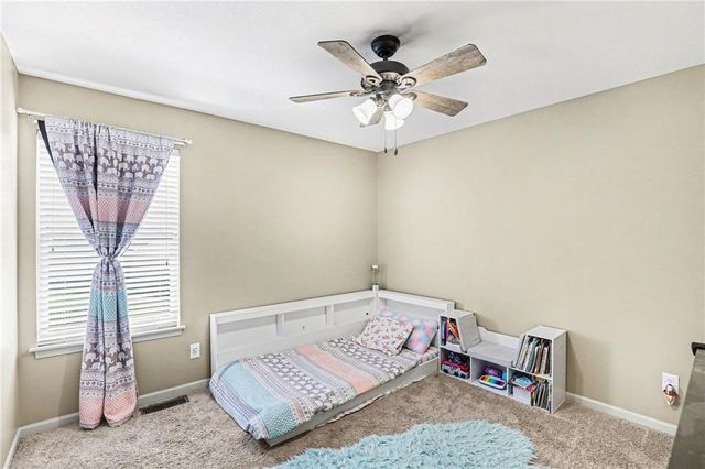 9901 N Farley Avenue, Kansas City, MO 64157