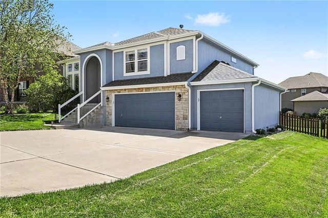9901 N Farley Avenue, Kansas City, MO 64157
