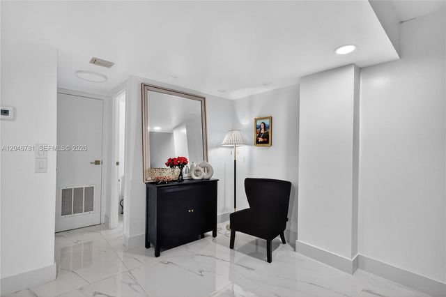 3401 N Country Club Dr 109, Aventura, FL 33180