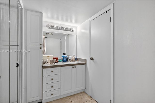 3401 N Country Club Dr 109, Aventura, FL 33180