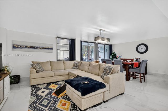 3401 N Country Club Dr 109, Aventura, FL 33180