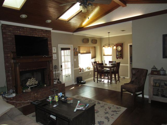 37 Yazoo Circle, Maumelle, AR 72113