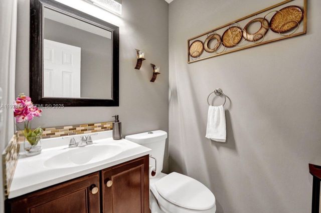 805 NW 98th Ave, Plantation, FL 33324