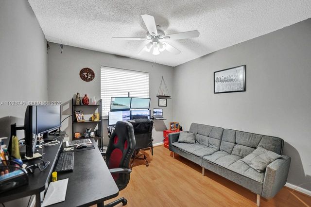 805 NW 98th Ave, Plantation, FL 33324